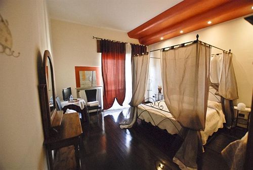 La Boheme Panzió Verona Kültér fotó