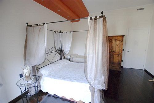La Boheme Panzió Verona Kültér fotó